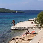 Apartments By The Sea Bobovisca Na Moru, Brac - 11883 * Milna (Brac)