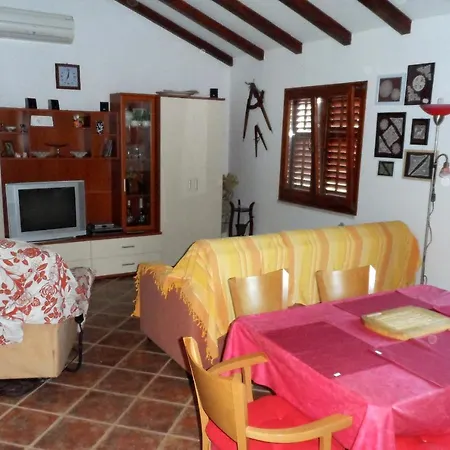 Apartments By The Sea Bobovisca Na Moru, Brac - 11883 * Milna (Brac)